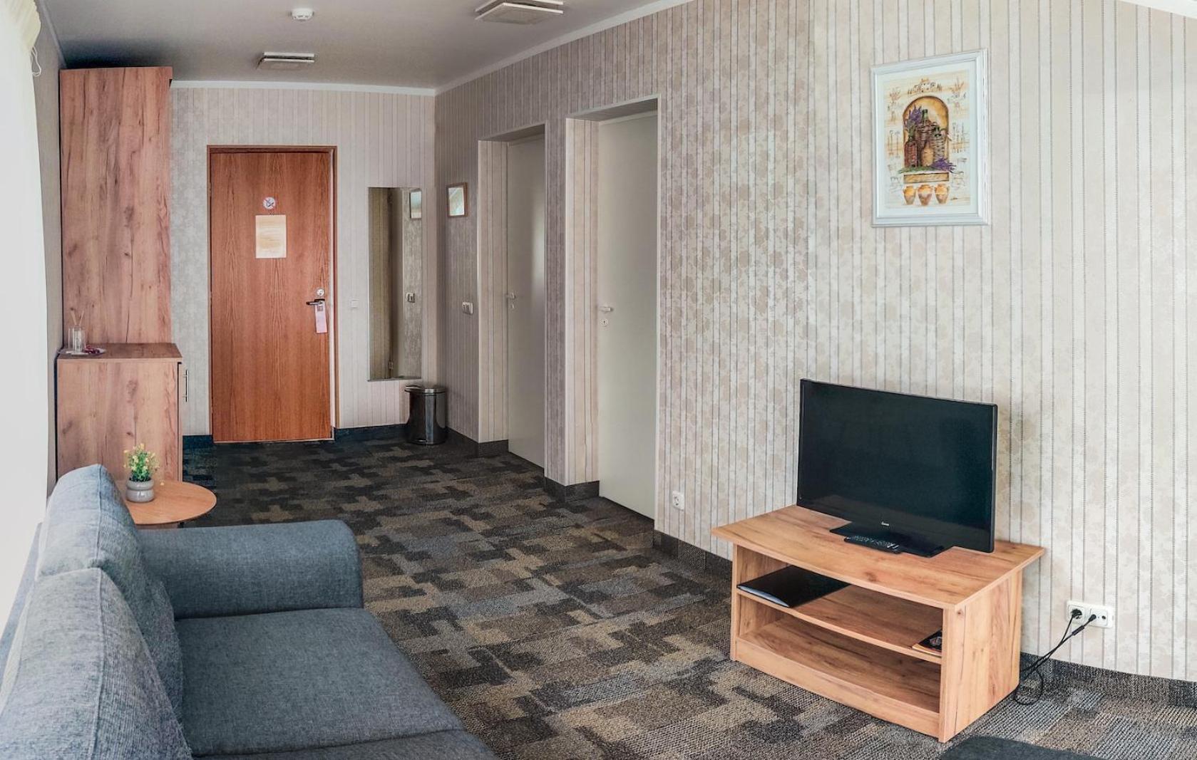 Hotell Wironia Jõhvi エクステリア 写真